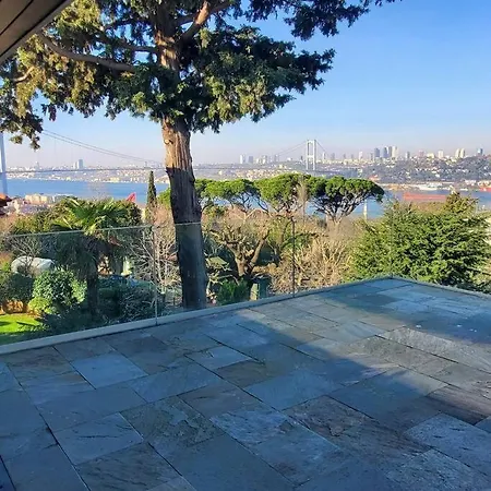 Amazing Bosphorus Near Beylerbeyi Palace Istambul