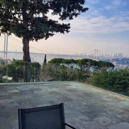 Amazing Bosphorus Near Beylerbeyi Palace Hotel